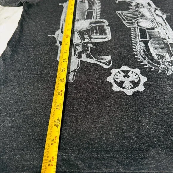 Gears of War Gray T-Shirt - Front Graphic Chainsaw - Size Medium - Microsoft - Picture 6 of 8